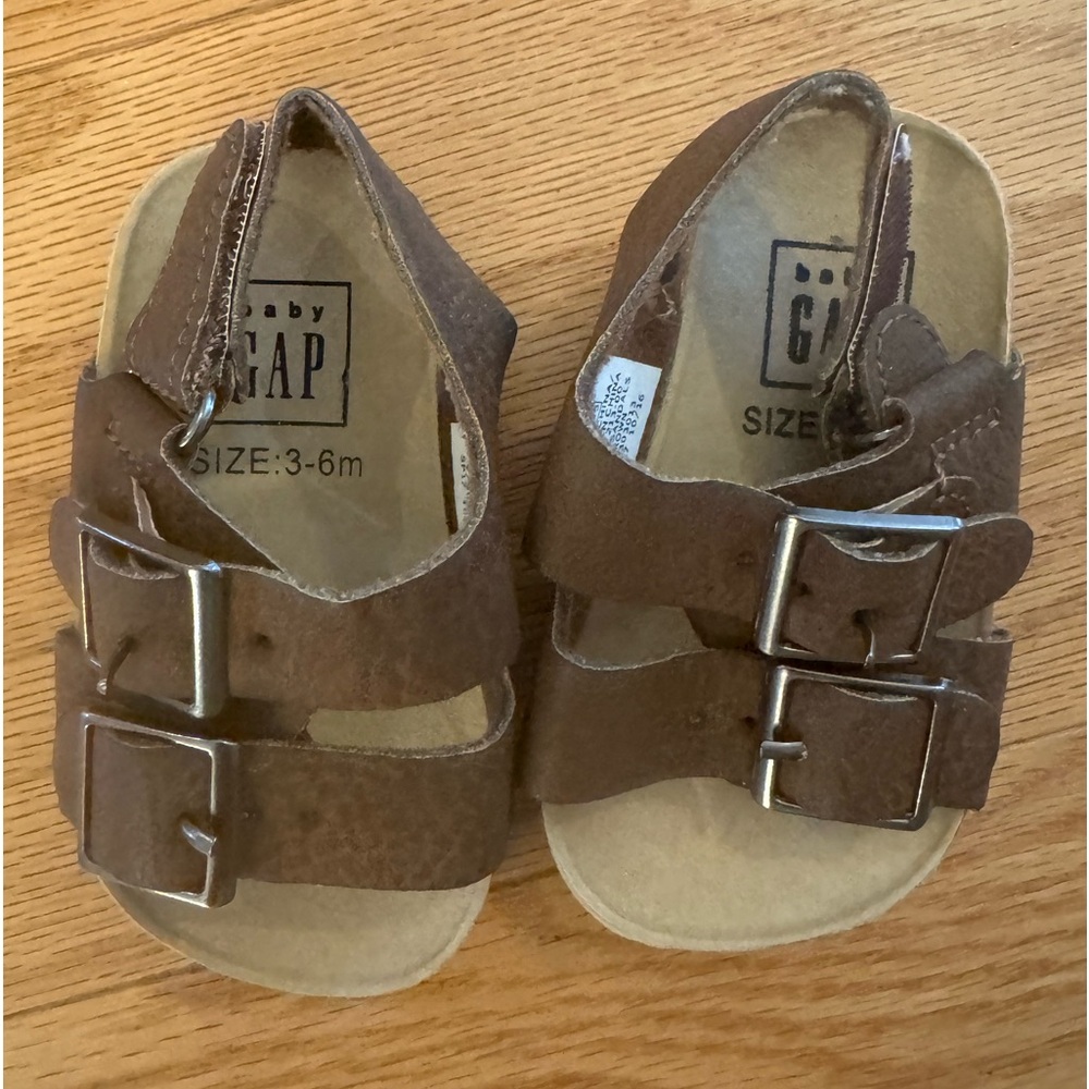 baby Gap sandals tan brown size 3-6 months like new